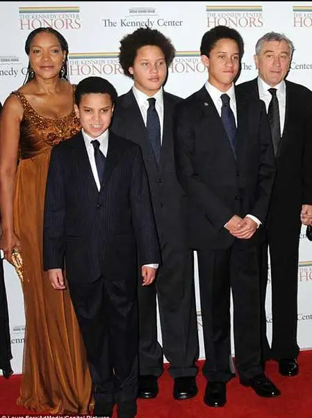 Aaron Kendrick De Niro Wiki : Vie du fils de Robert De Niro's | Grain